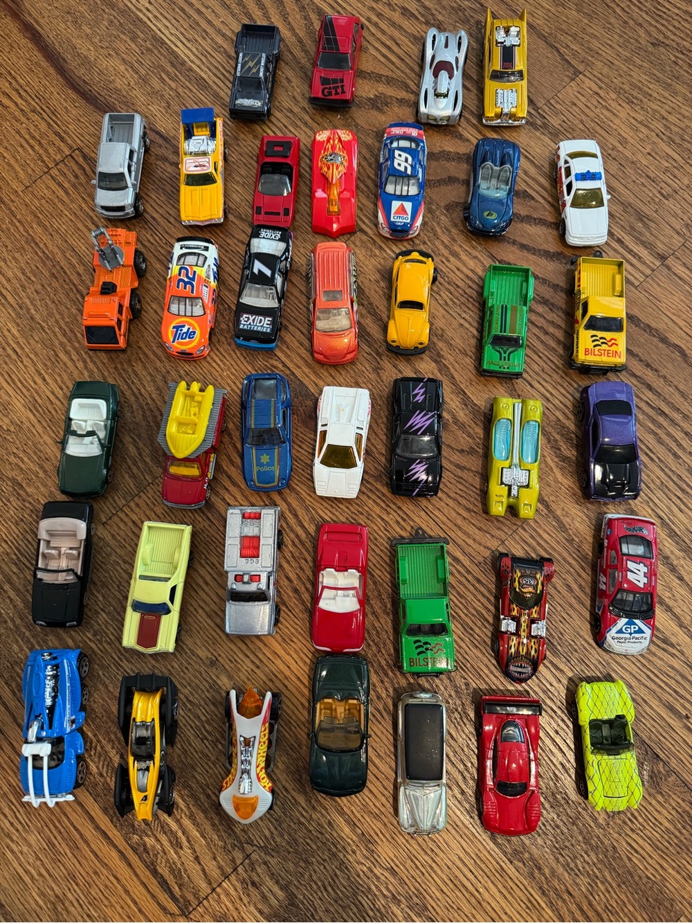 39 Pc Die Cast Toy Car Lot Hot Wheels Matchbox Racing Cars Trucks
